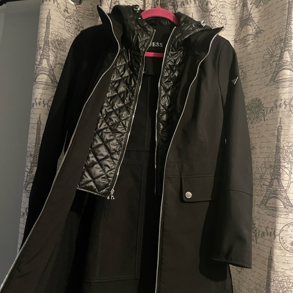 Guess BLK raincoat with hood - Picture 2 of 4